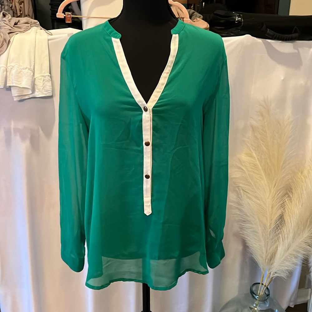 Green long sleeve blouse with white detail